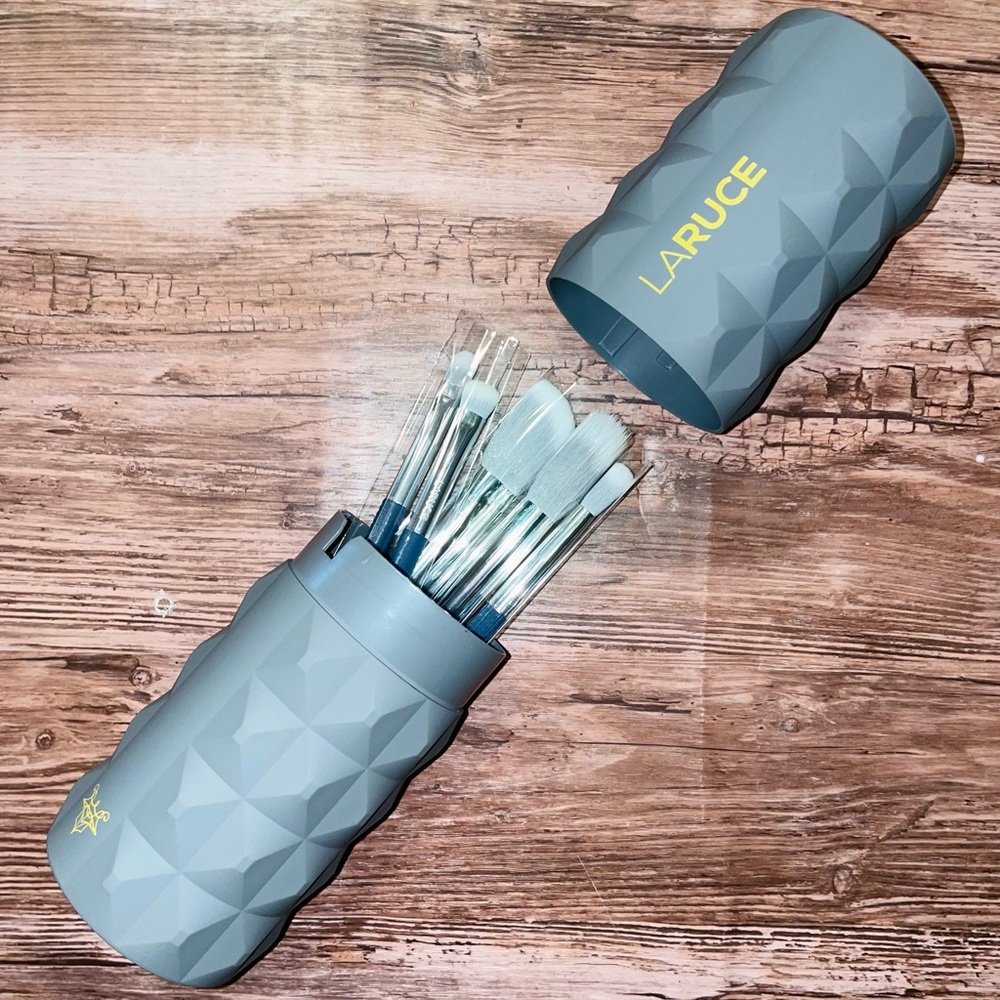 Laruce Beauty Christine Set: 5 Piece Makeup Brush Set Grey Rennie Cup +Sleeve